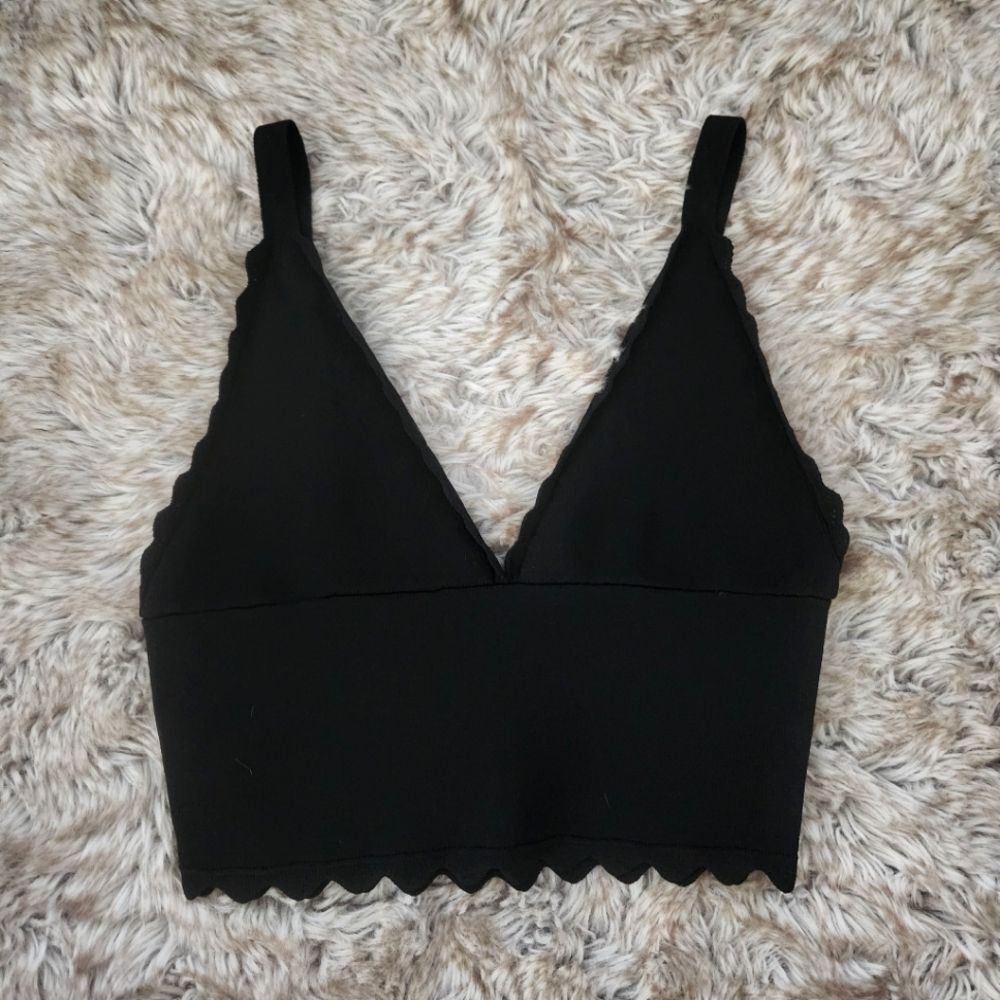 Missguided Scallop Cami Knit Crop Top Black Size‎ 6/8 Brand New with Tags